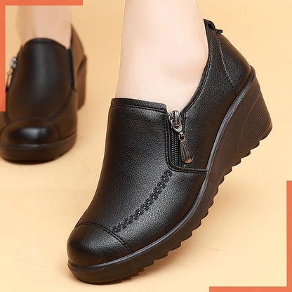 2022 Spring and Autumn shoes for mothers single shoes for middle-aged and elderly leather shoes for women wedges and midheels for elderly people