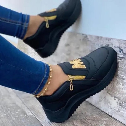Sneakers 2 / Black Women Chunky Platform Boots
